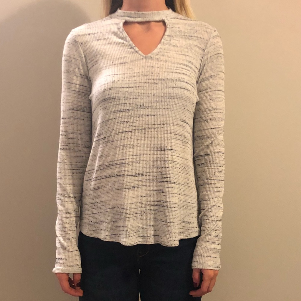 New! With Tags Keyhole Long Sleeve